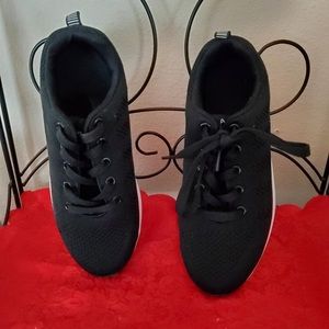 Lightweight Walking Shoes